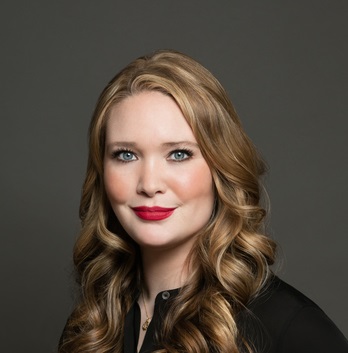 Sarah J. Maas